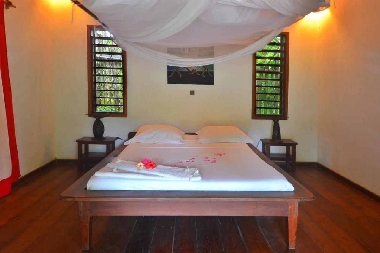 Hotel Benjamin อัมบาโตโลกา ภายนอก รูปภาพ