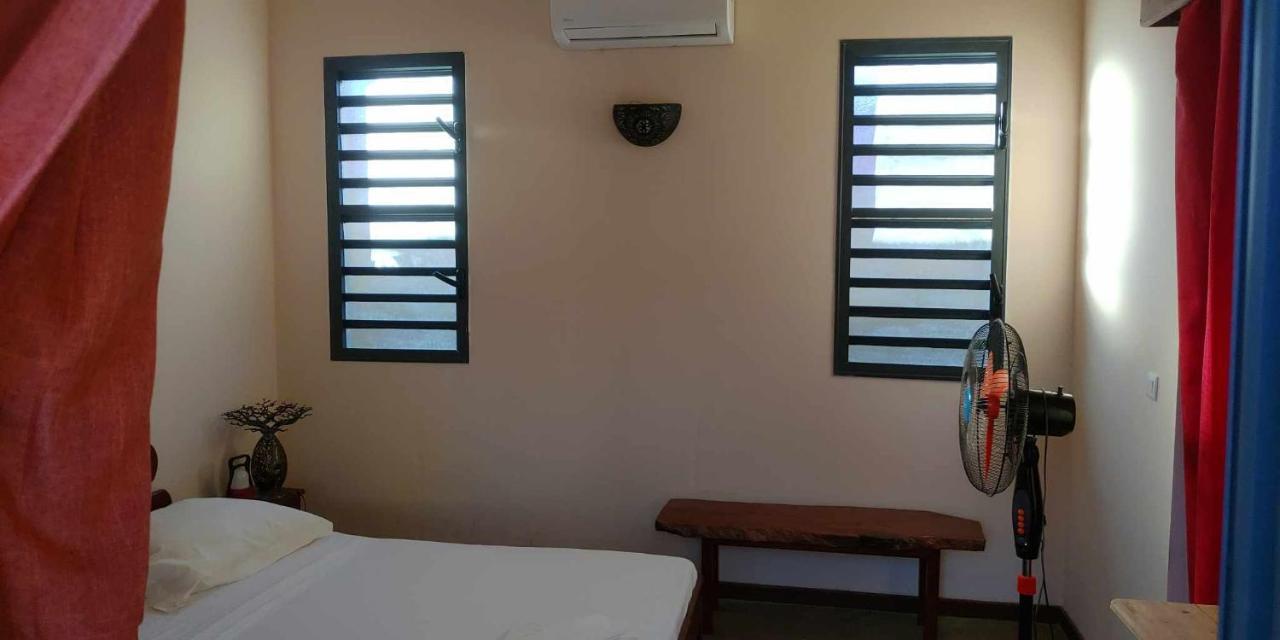 Hotel Benjamin อัมบาโตโลกา ภายนอก รูปภาพ